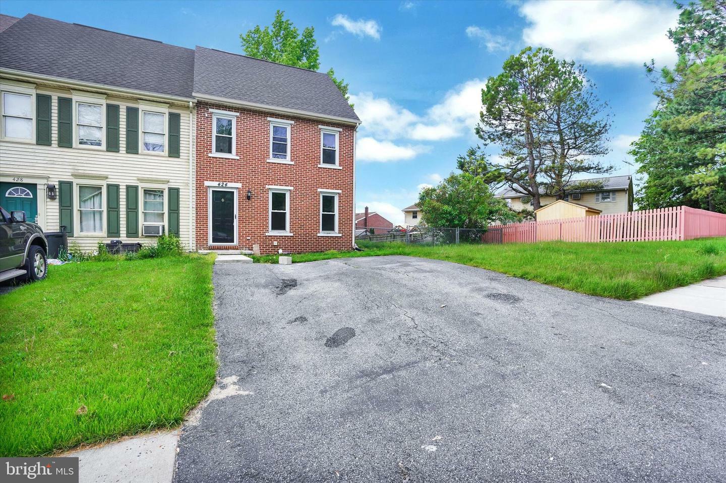 Property Photo:  424 Hillside Avenue  PA 17022 