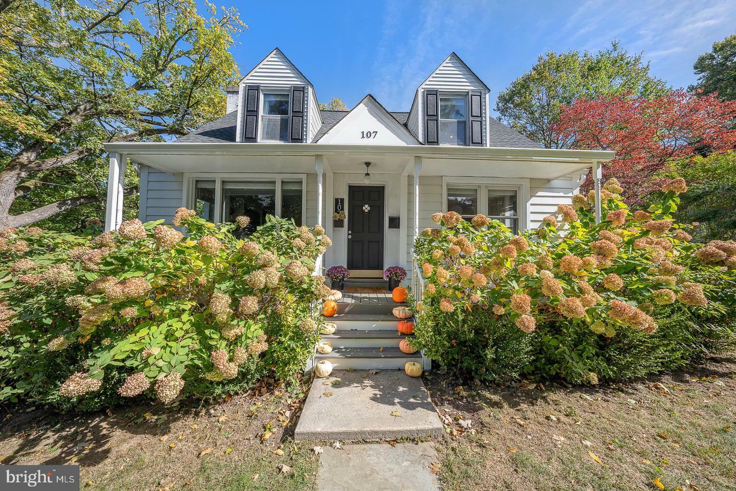 Property Photo:  107 Radnor Road  PA 19087 