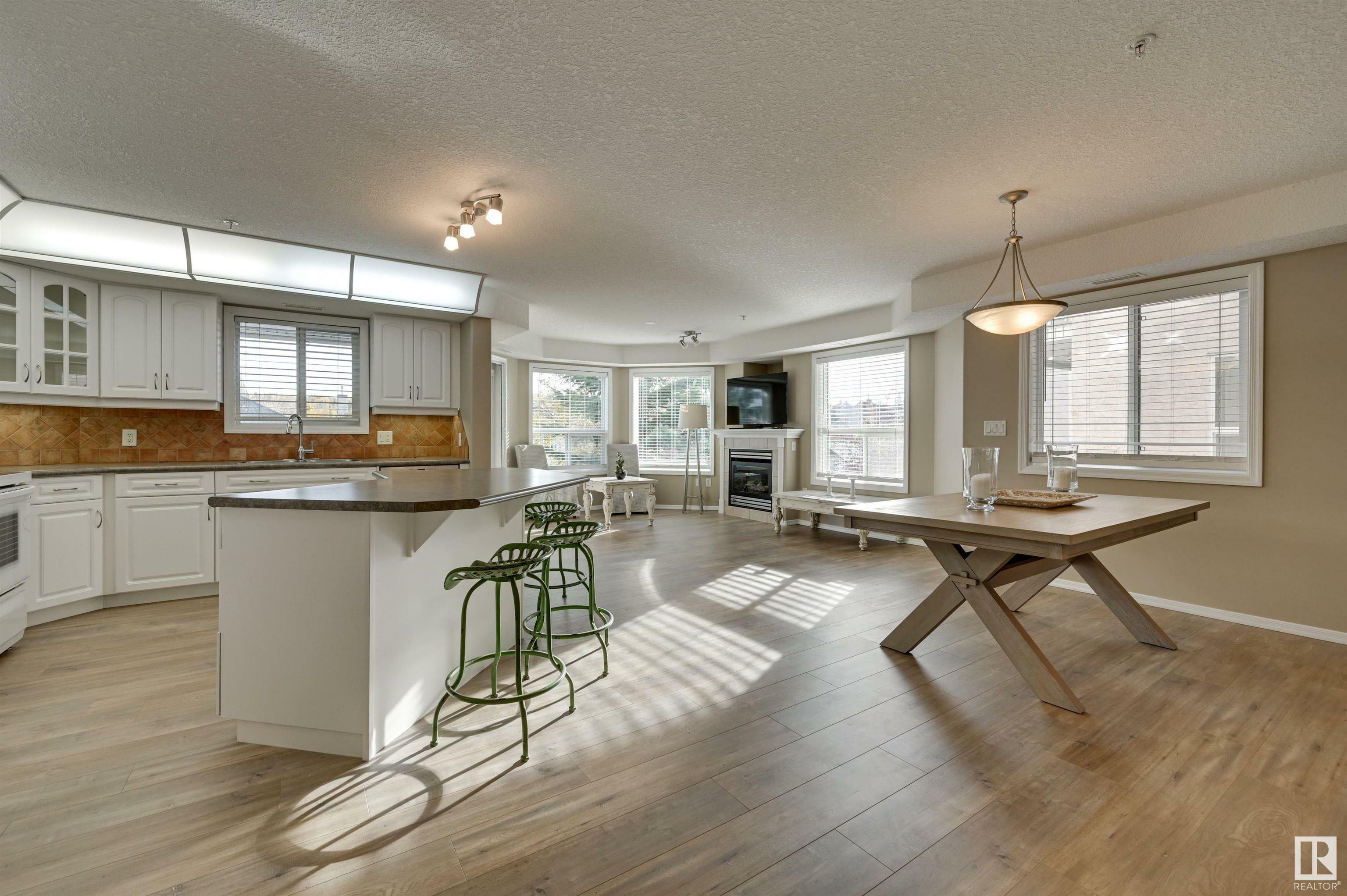 Photo de la propriété:  9008 99 Avenue NW 312  AB T5H 4M6 