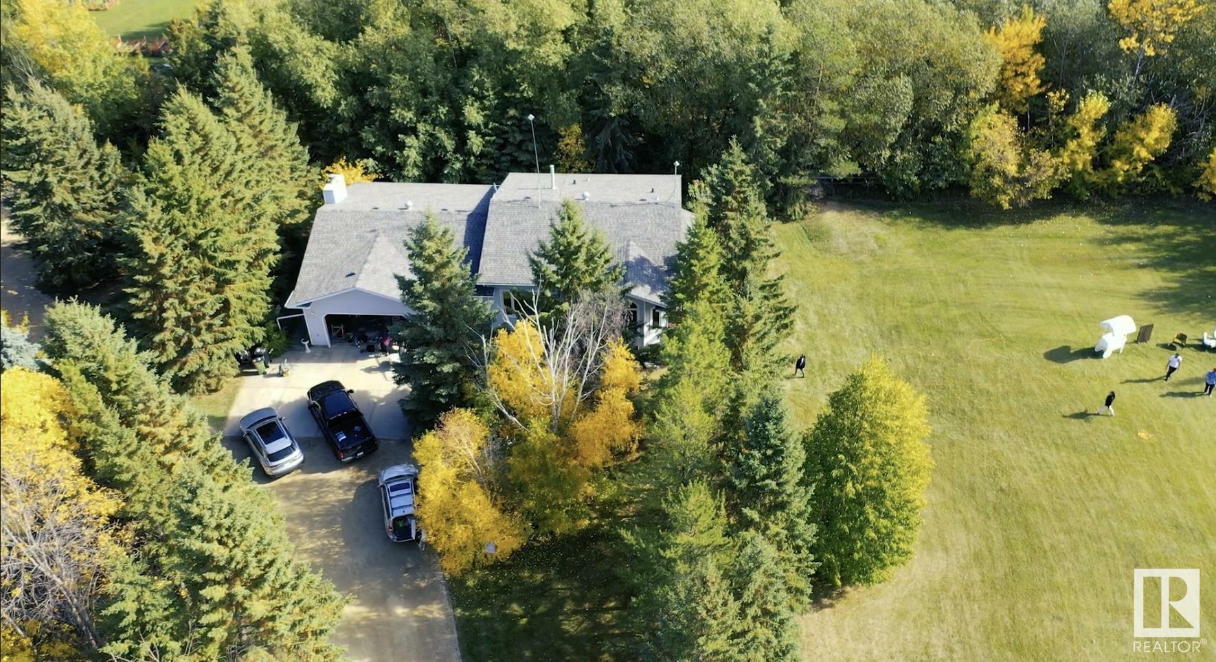 Property Photo:  2711 34 Street SW  AB T6X 1A5 