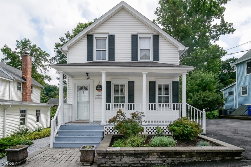 Property Photo:  16 Thompson St  NJ 07924 