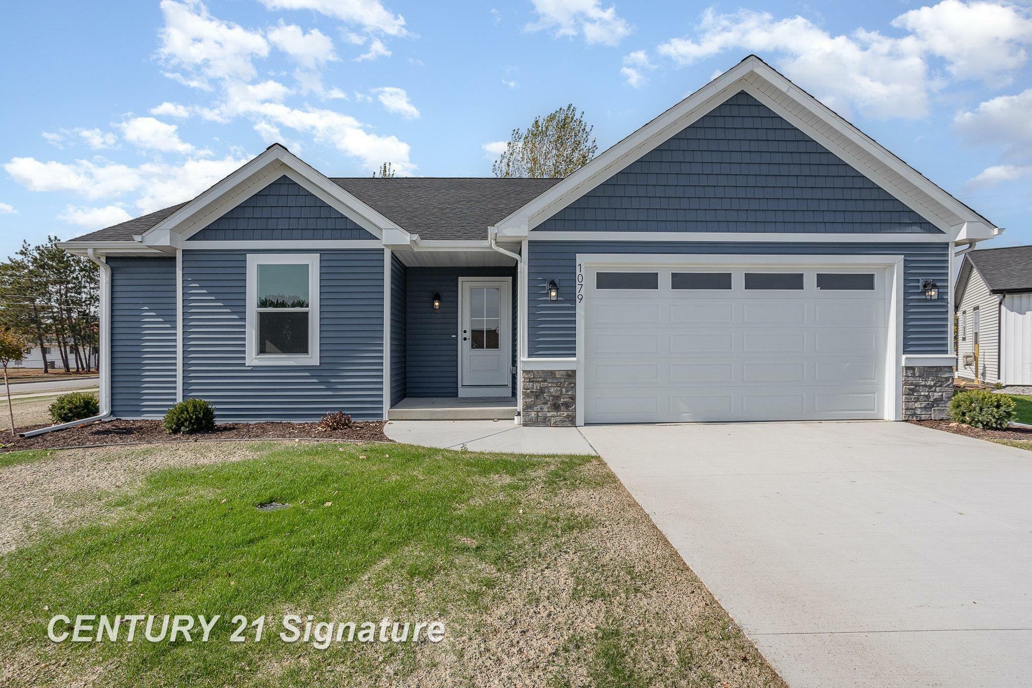 Property Photo:  1079 W Richland  MI 48626 