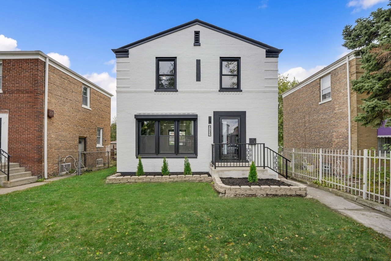 Property Photo:  9137 S Saginaw Avenue  IL 60617 