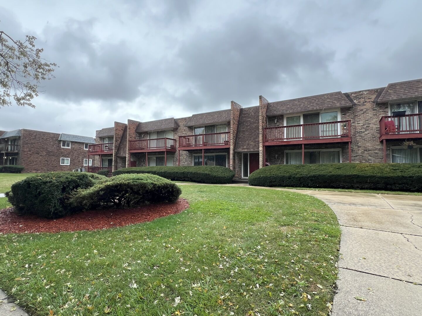 Property Photo:  510 N Roberts Drive 1C  IL 60425 