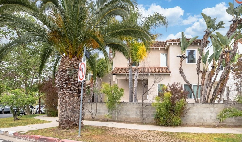 Property Photo: 1100 S Highland Avenue CA 90019