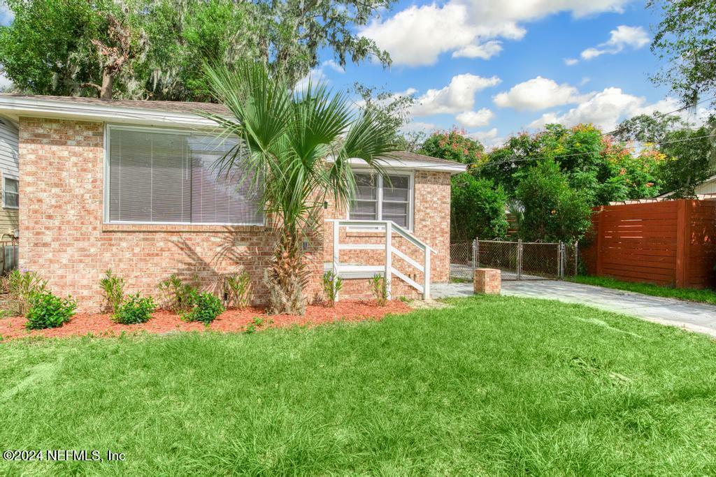 Property Photo:  317 W 66th Street  FL 32208 