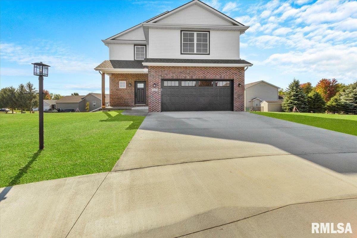 Property Photo:  1510 Clover Leaf Lane  IL 61548 