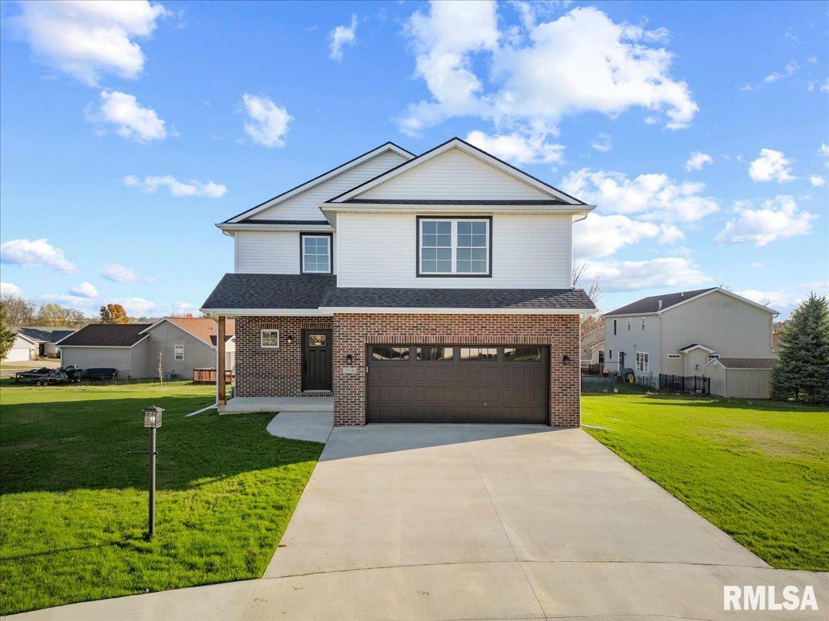 Property Photo:  1510 Clover Leaf Lane  IL 61548 