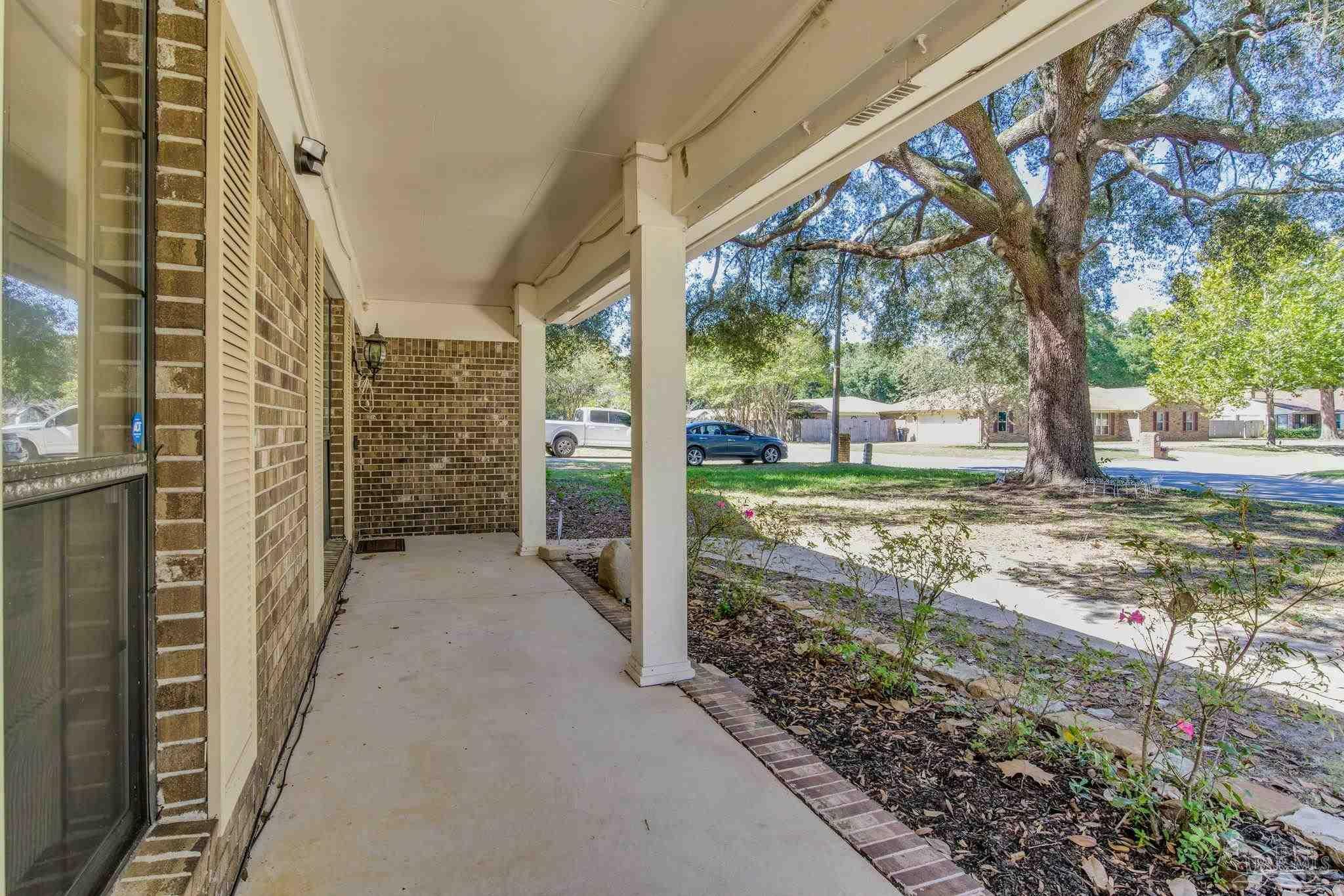 Property Photo:  1141 Tamara Dr  FL 32504 