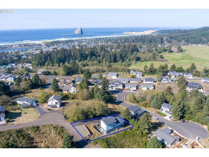 Property Photo:  7300 Valley View Dr  OR 97135 