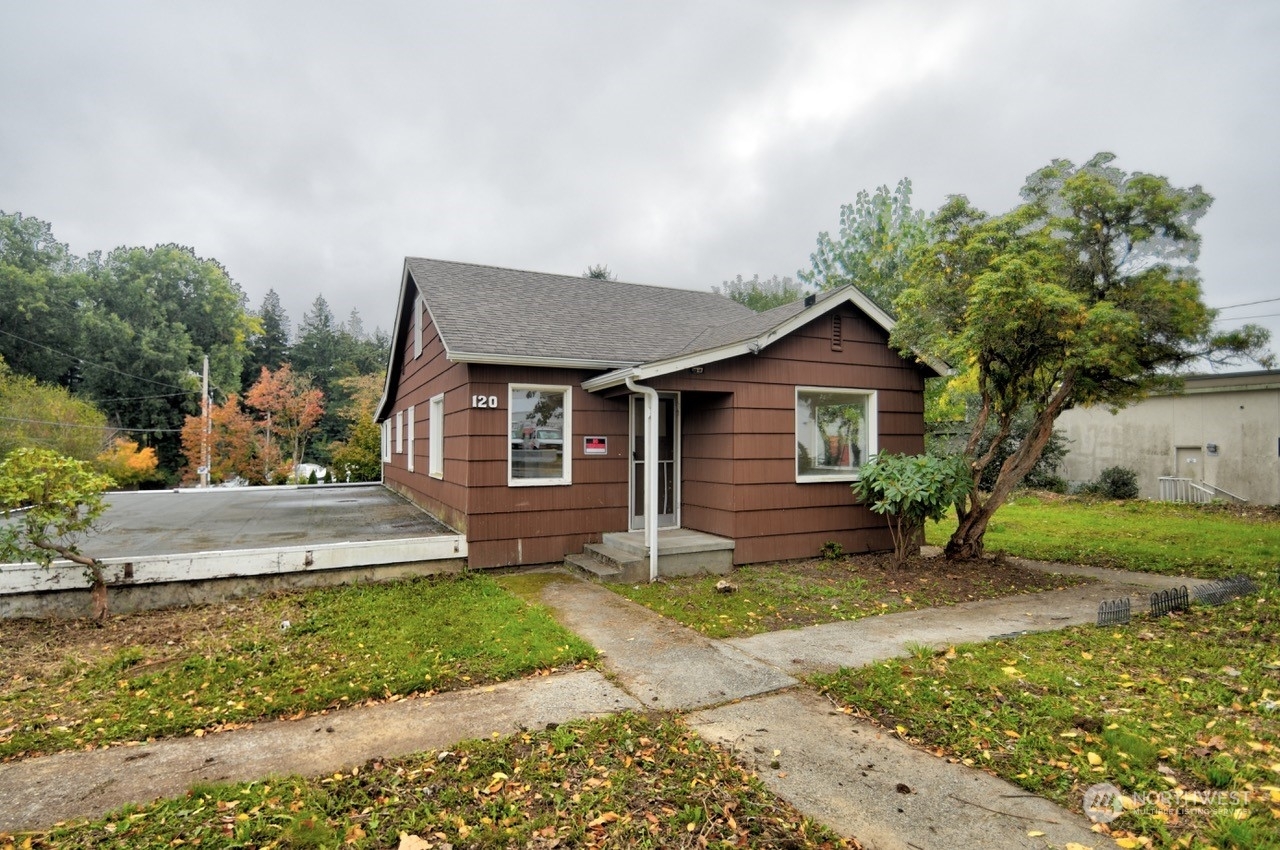 Property Photo:  120 Phoenix Street NE  WA 98506 