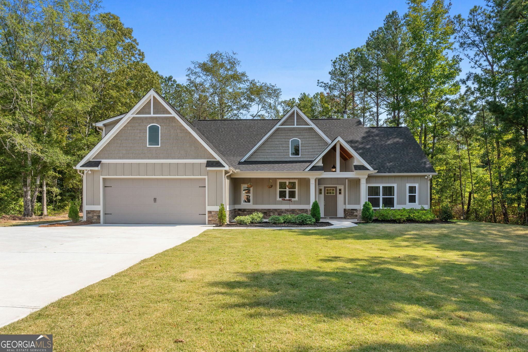 Property Photo:  107 Westbrook Court  GA 30233 