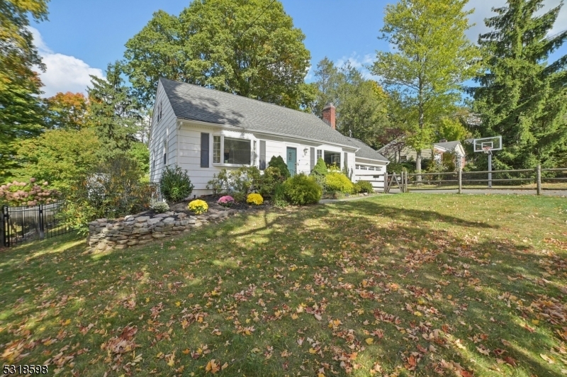 Property Photo: 39 Crystal Ave NJ 07052