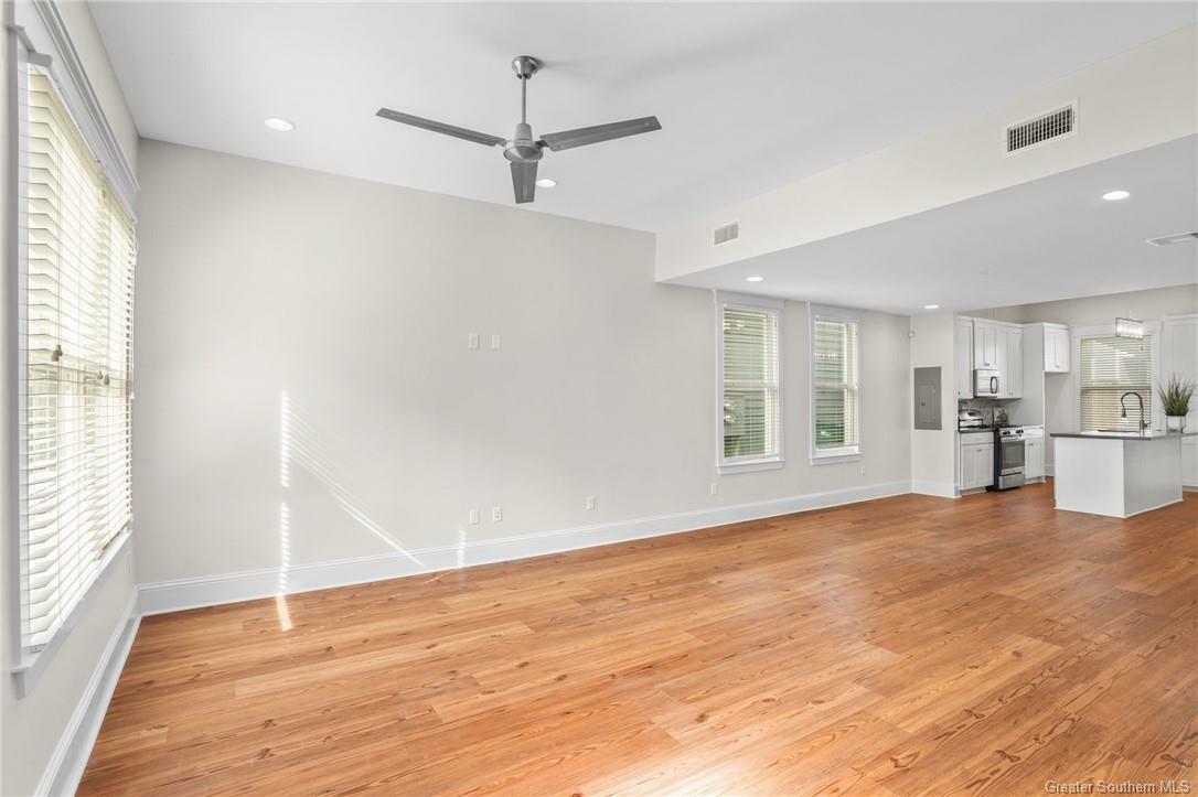 Property Photo:  515 Division Street 5  LA 70601 