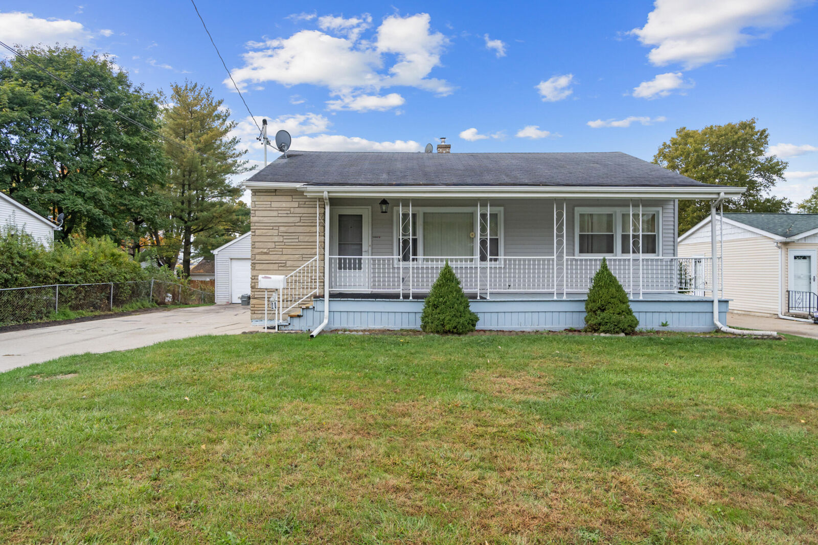 Property Photo: 820 N State Street MI 49202
