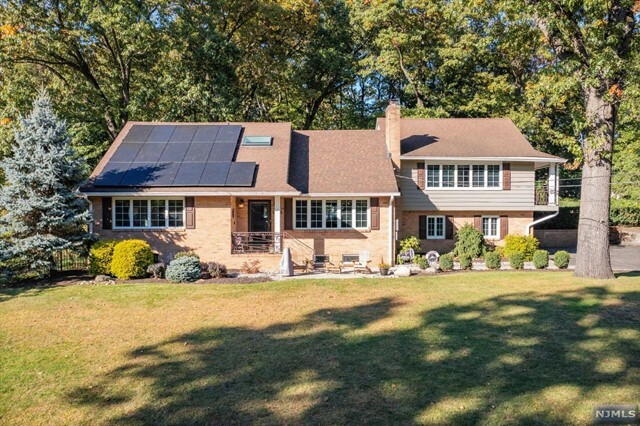 Property Photo:  63 Grandview Drive  NJ 07508 