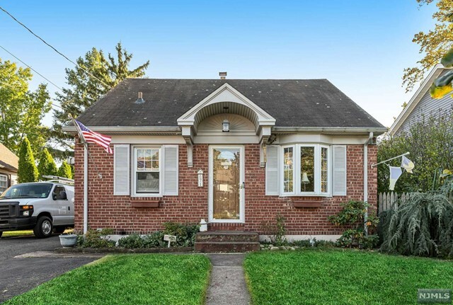 Property Photo:  71 Fleetwood Road  NJ 07628 