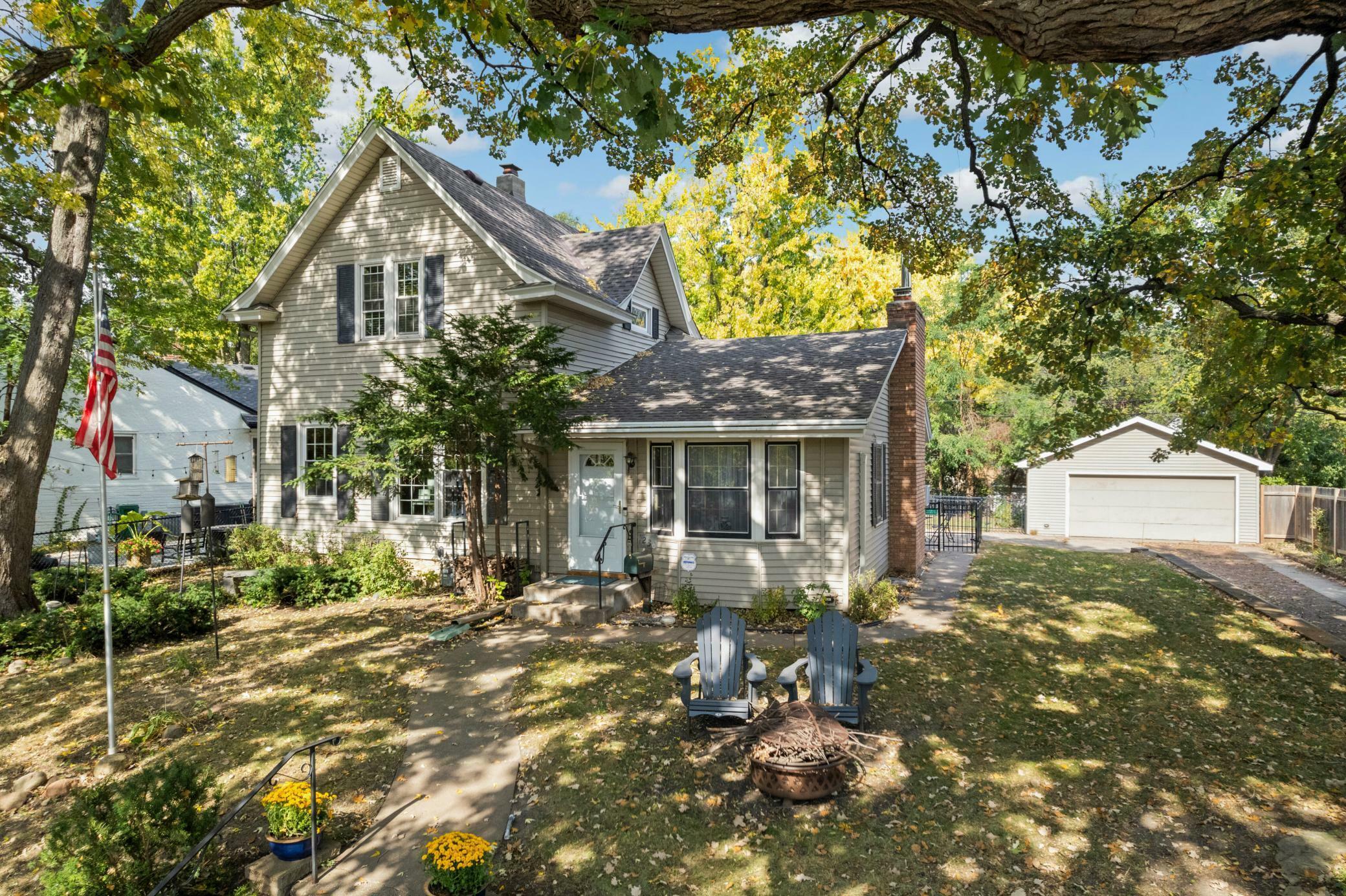 Property Photo:  1230 Como Boulevard E  MN 55117 