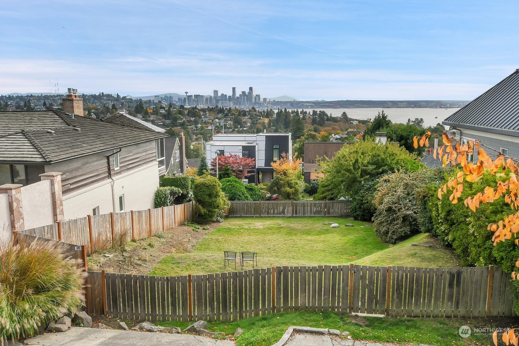 2415 Montavista Place W  Seattle WA 98199 photo