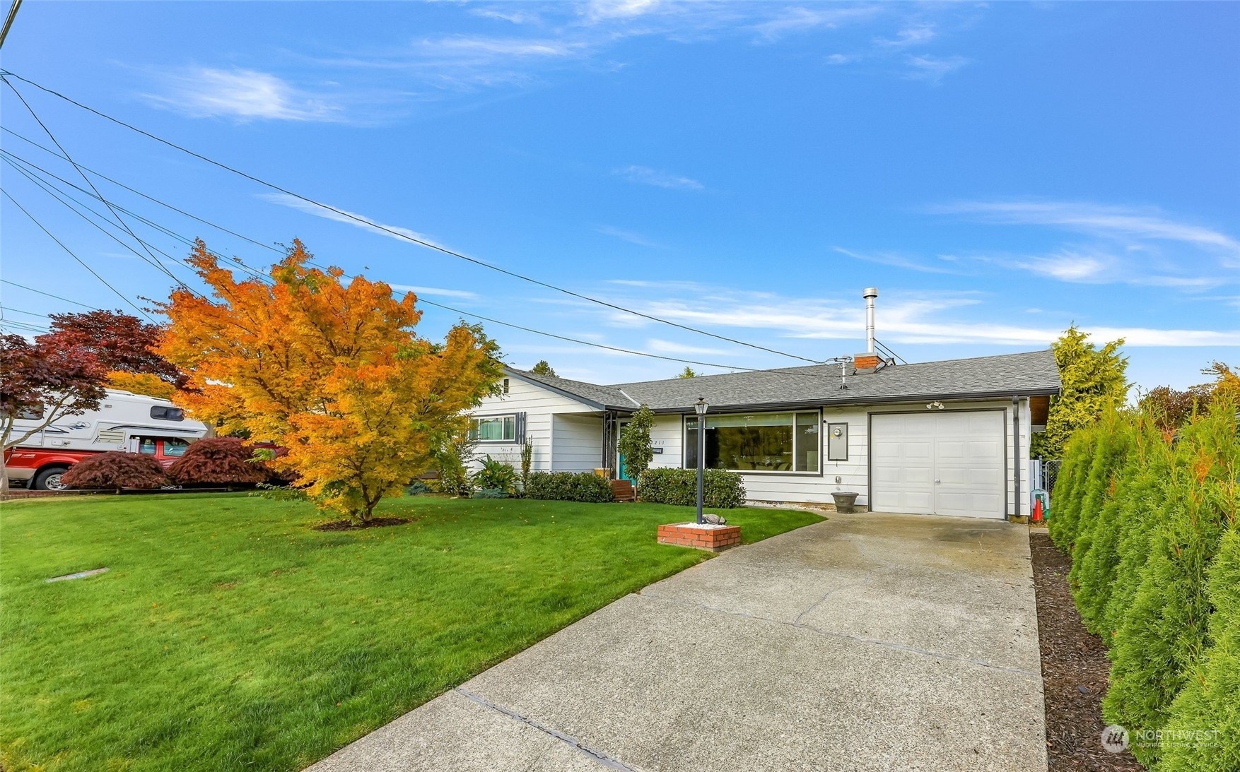 Property Photo:  2211 Jade Avenue  WA 98201 