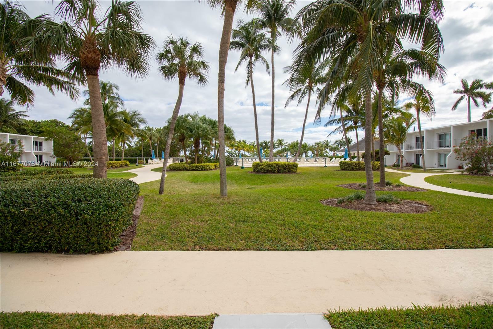 Property Photo:  881 Ocean Dr Th15  FL 33149 