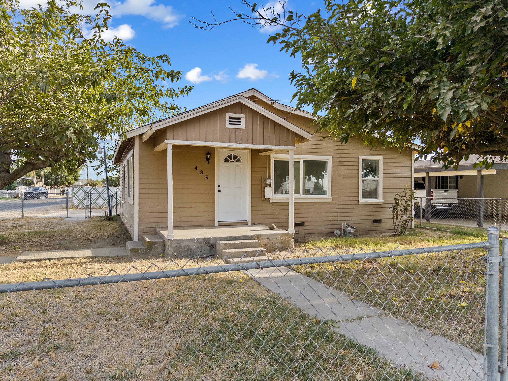 Property Photo:  489 Franklin Avenue  CA 93256 