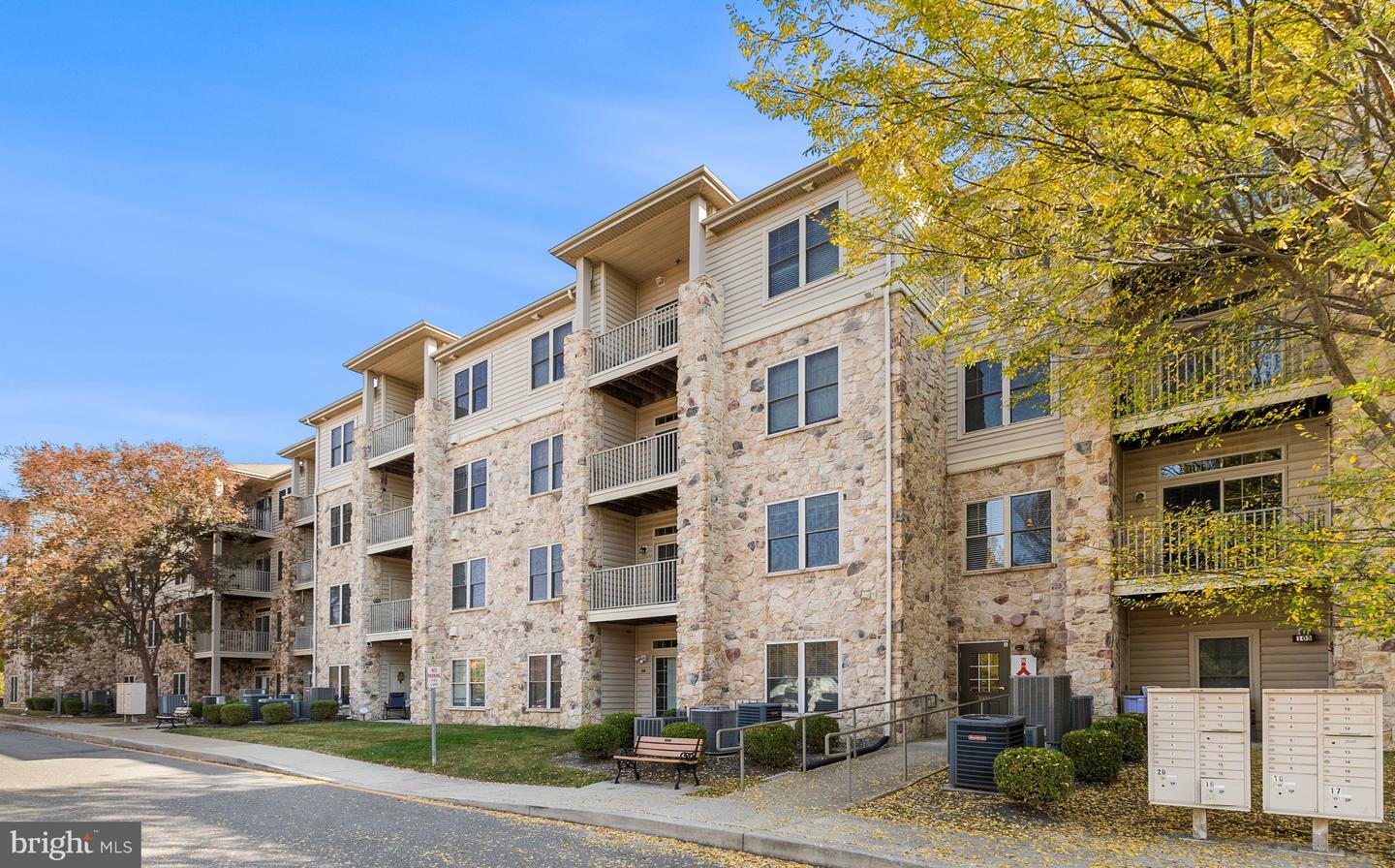 Property Photo:  3000 Fountainview Circle 116  DE 19713 