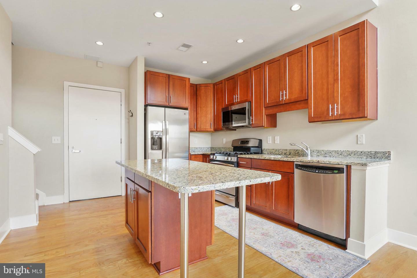 Property Photo:  1800 Wilson Boulevard 416  VA 22201 