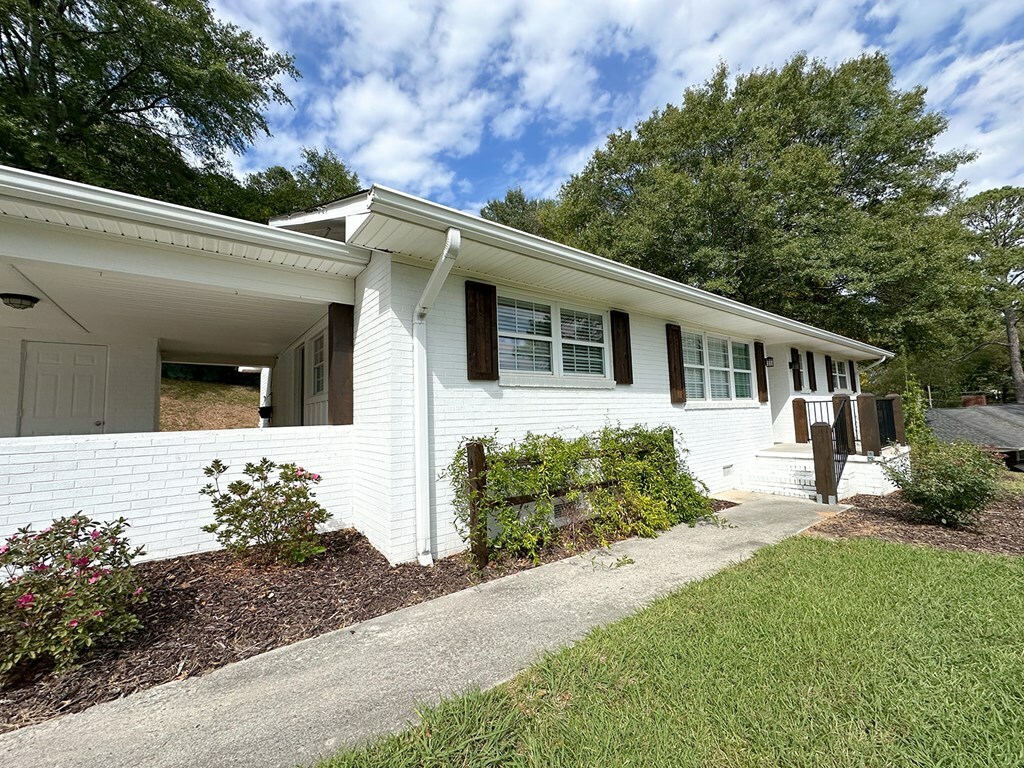 Property Photo:  932 Hardwick Circle  GA 30720 