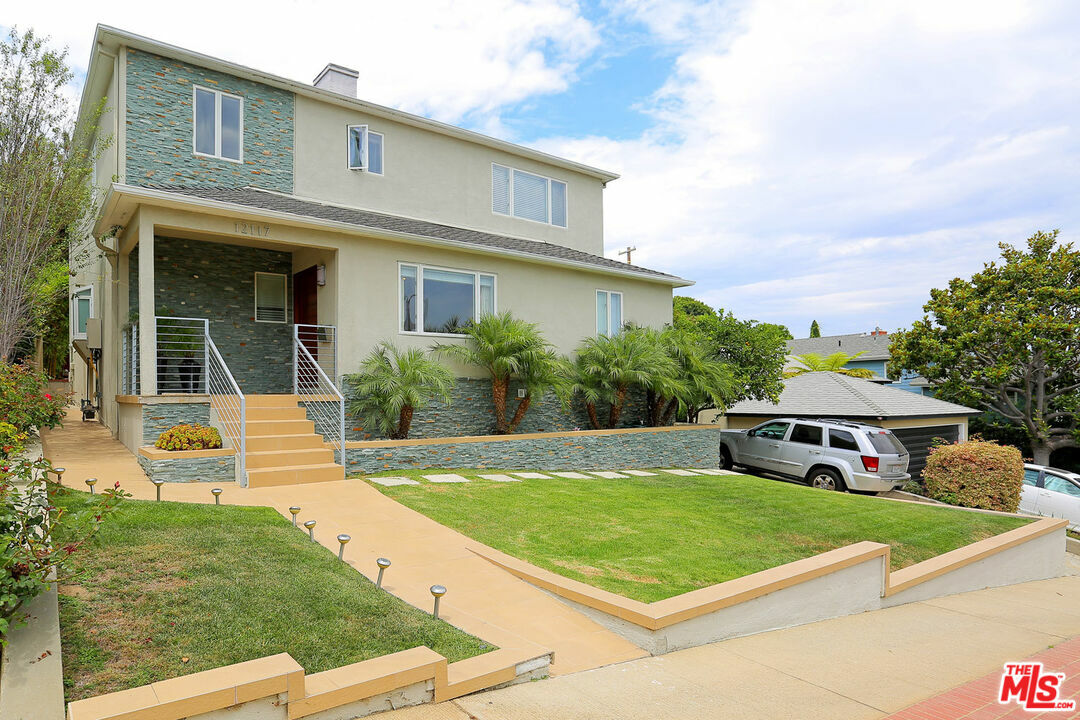 Property Photo:  12117 Stanwood Dr  CA 90066 