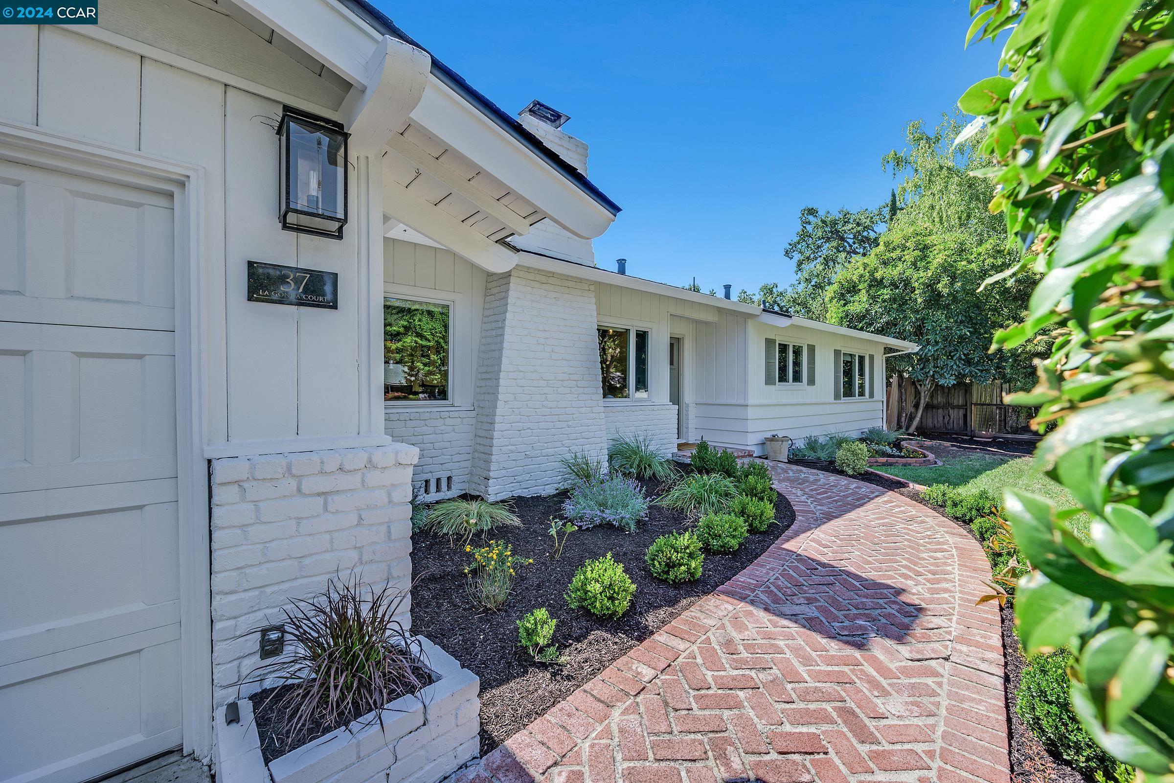 Property Photo:  37 La Gonda Ct  CA 94526 