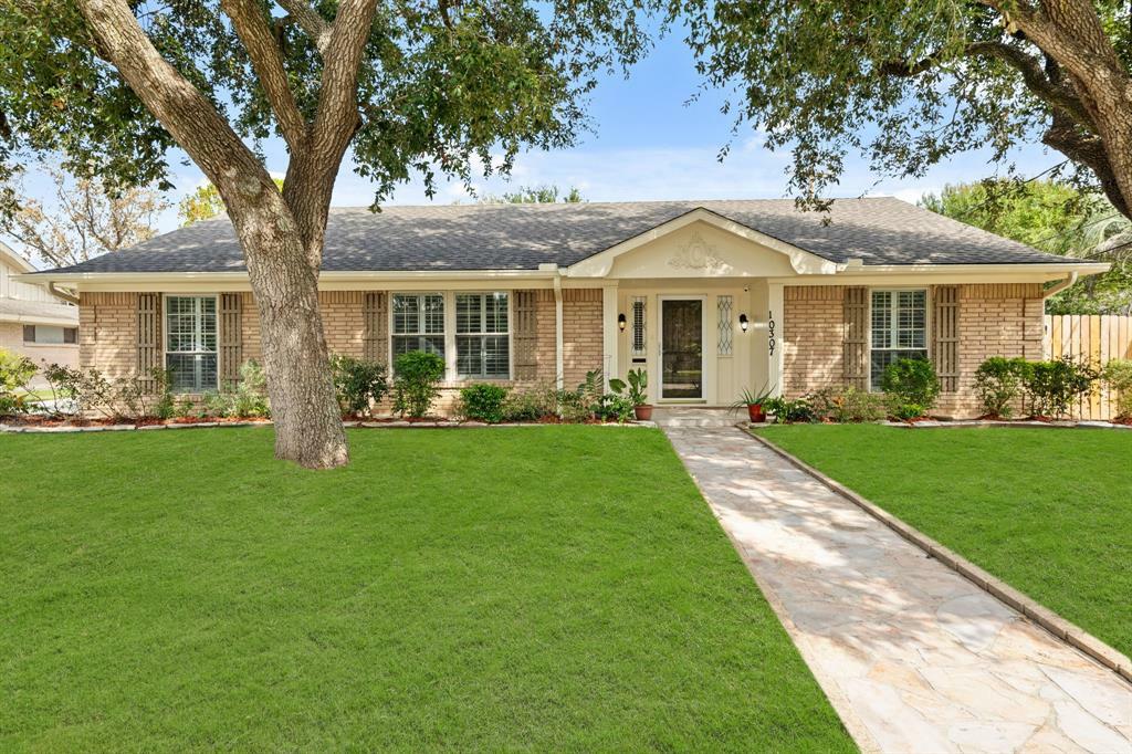 10307 Scofield Lane  Houston TX 77096 photo