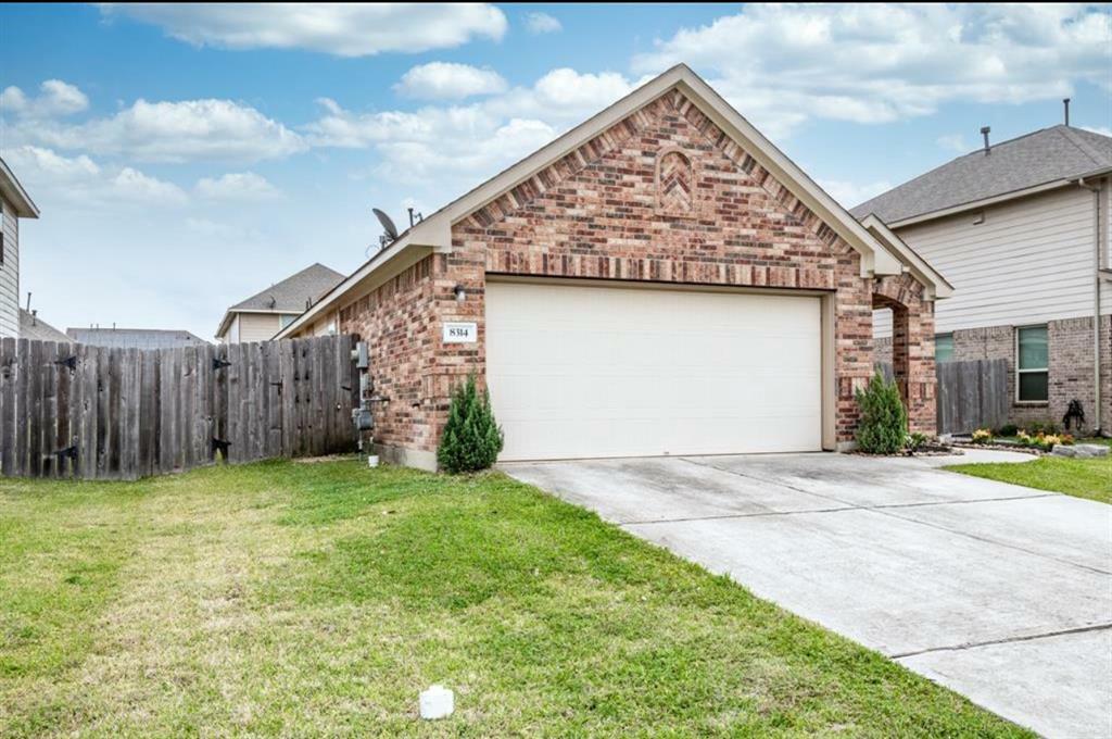 Property Photo:  8314 Broadleaf Avenue  TX 77521 