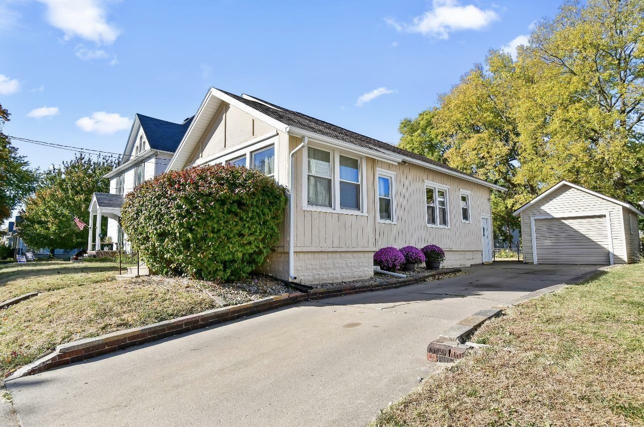 Property Photo:  1307 Bertch Avenue  IA 50702 