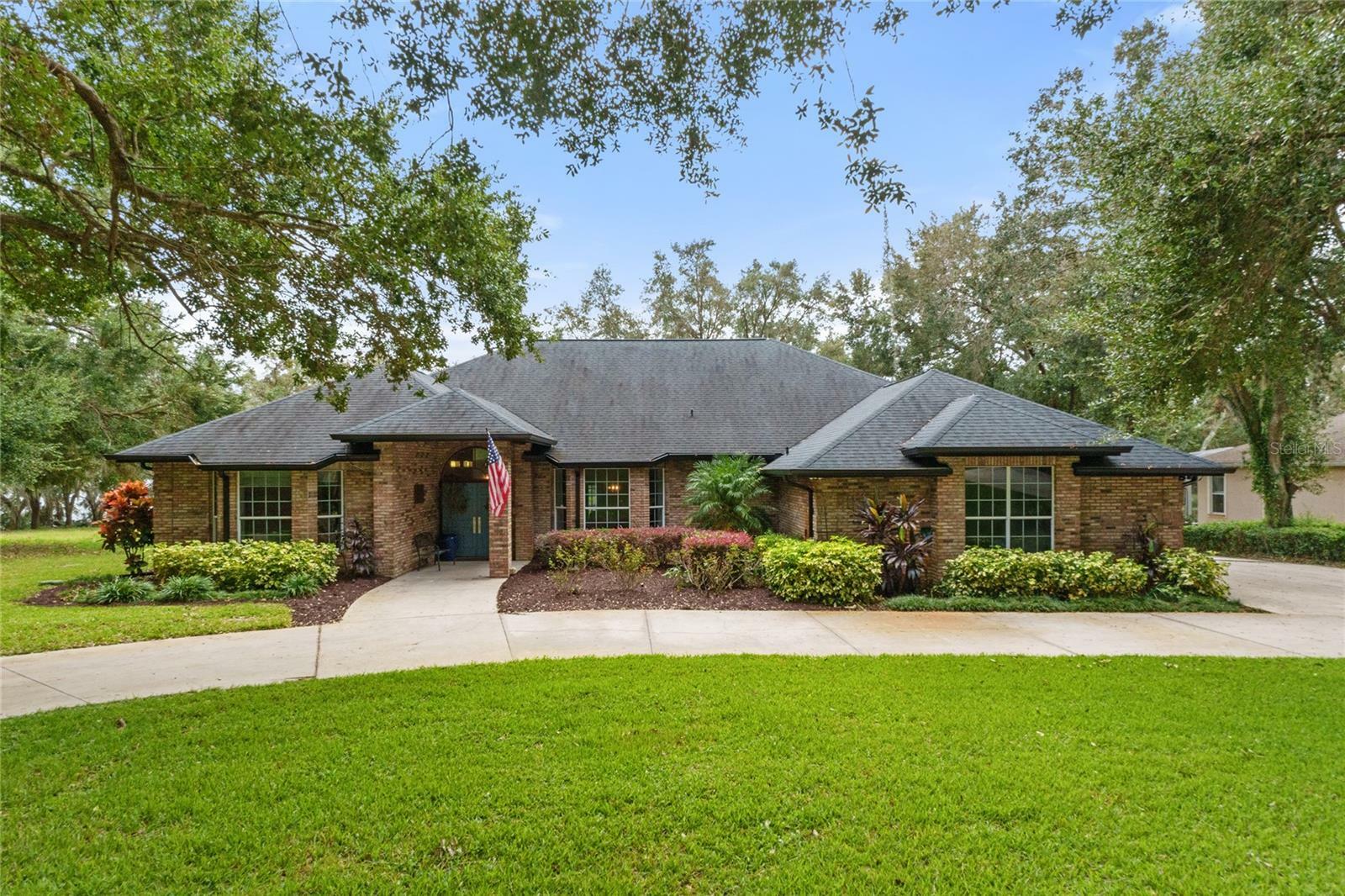 Property Photo:  5910 Lake Emma Court  FL 34736 