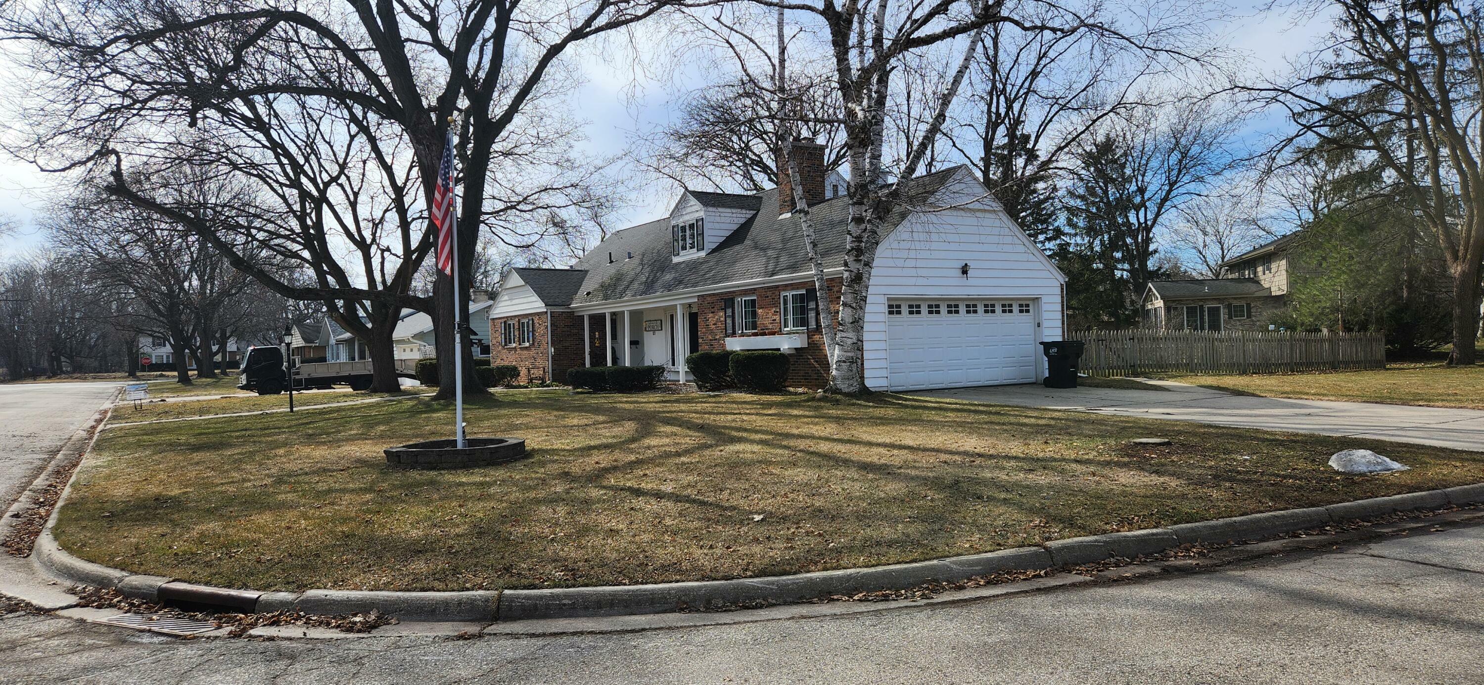 Property Photo:  113 Pleasant St  WI 53121 