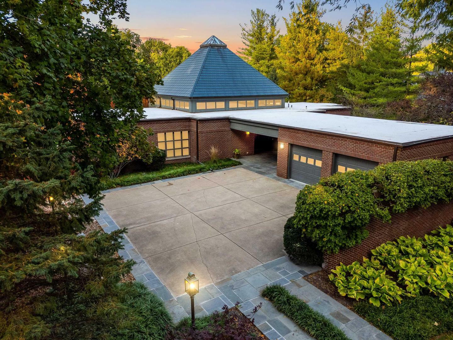 Property Photo: 36 Sunset Road IL 61701