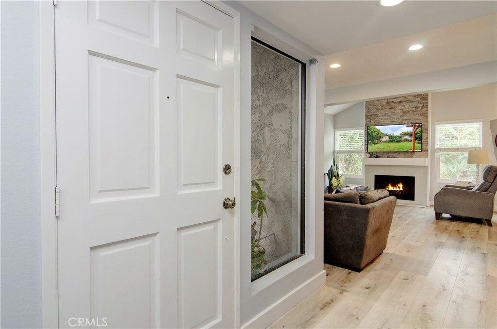 Property Photo:  802 Oceanhill Drive  CA 92648 