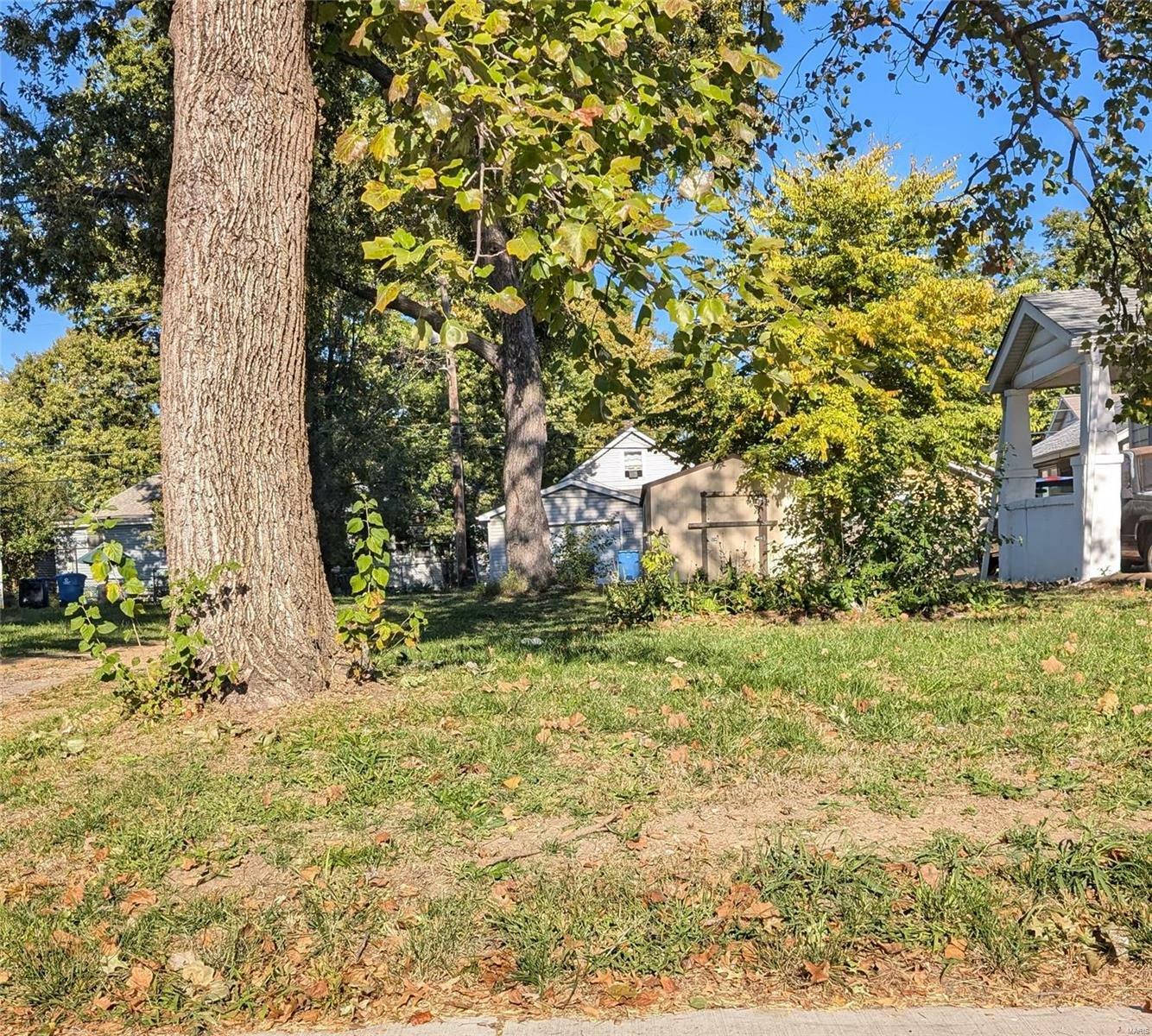 Property Photo:  2547 Madison Avenue  IL 62040 