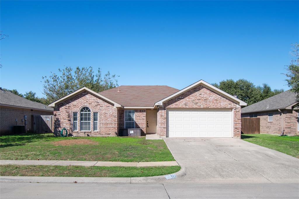 Property Photo:  312 Willowstone Trail  TX 76179 