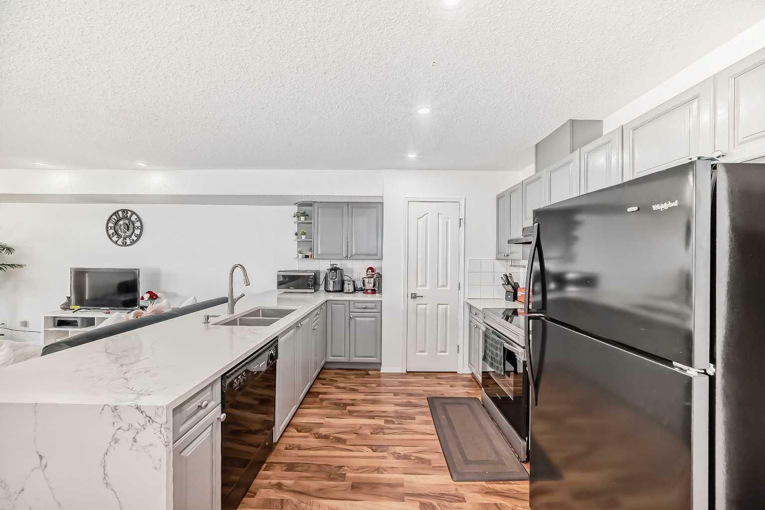 Photo de la propriété:  56 Saddletree Court NE  AB T3J 5L1 