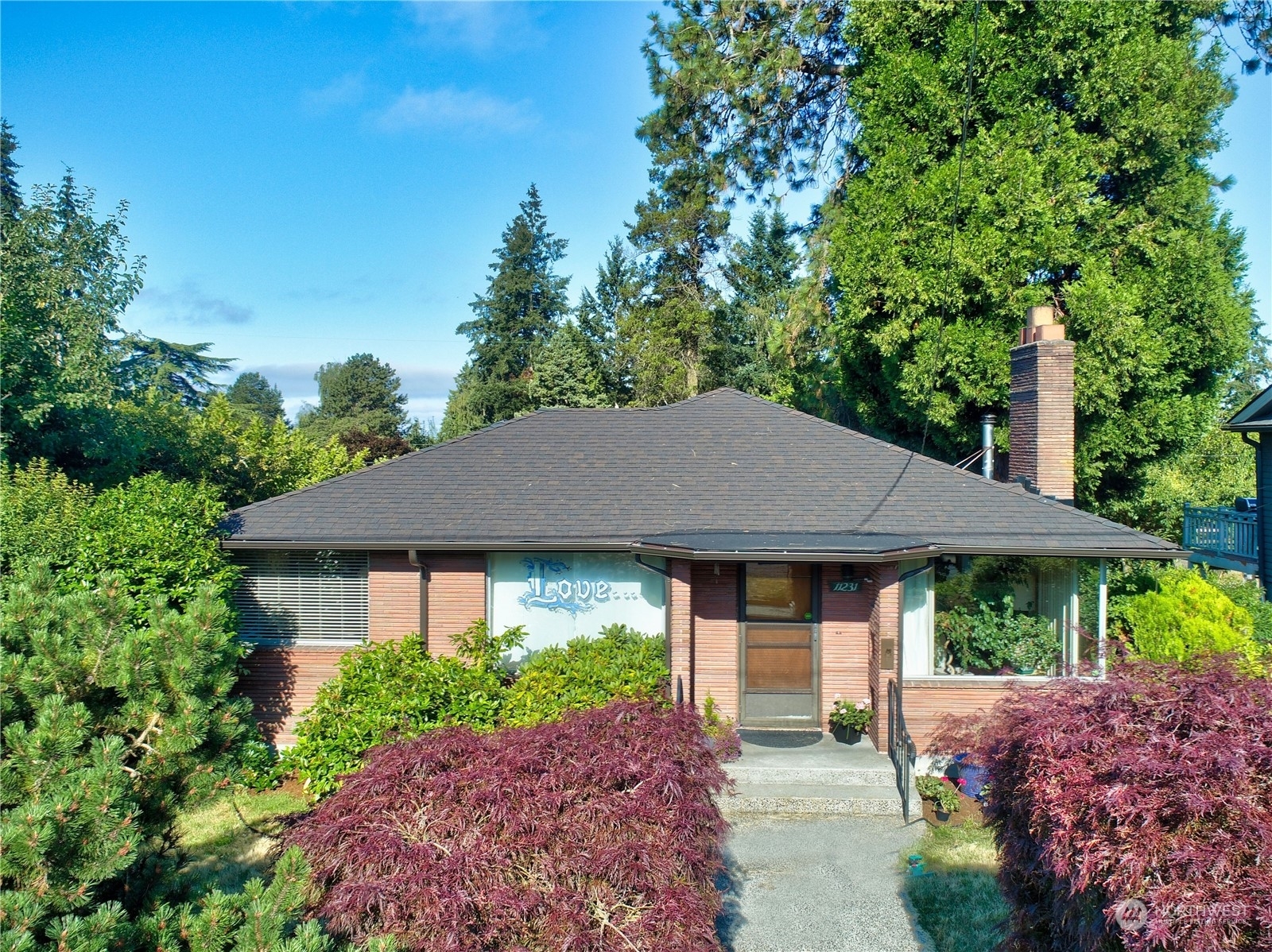 Property Photo:  11231 Palatine Avenue N  WA 98133 