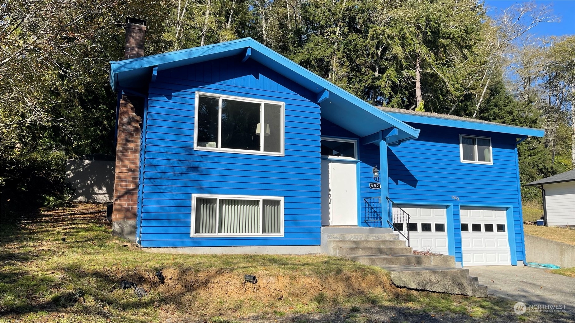 Property Photo:  402 6th Avenue  WA 98520 