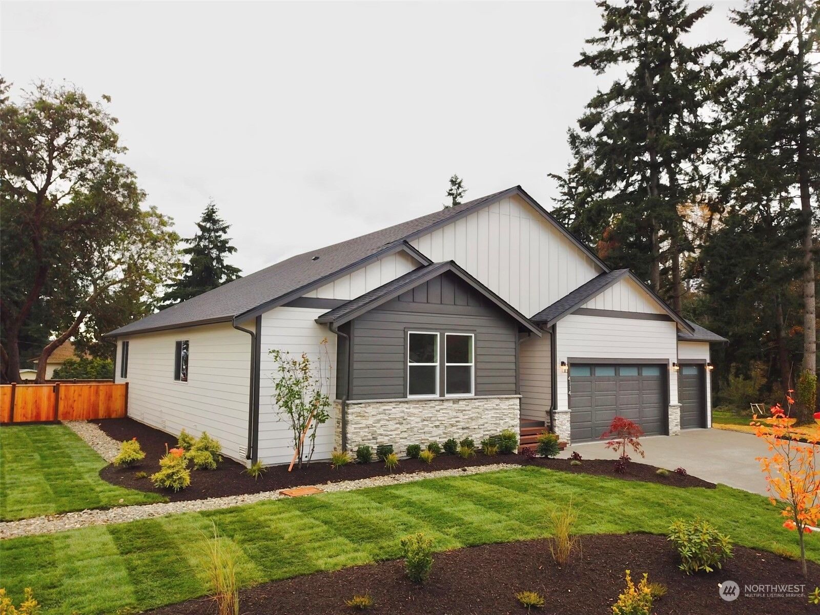 Property Photo:  4114 N Meridian Avenue N  WA 98271 