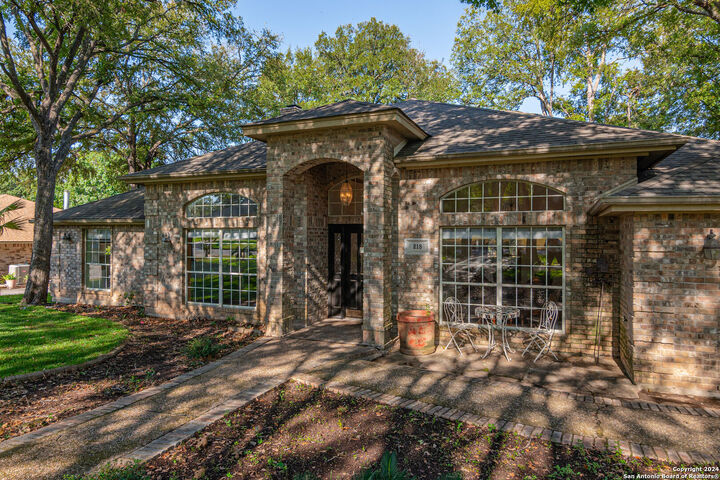 Property Photo: 218 Montwood TX 78155