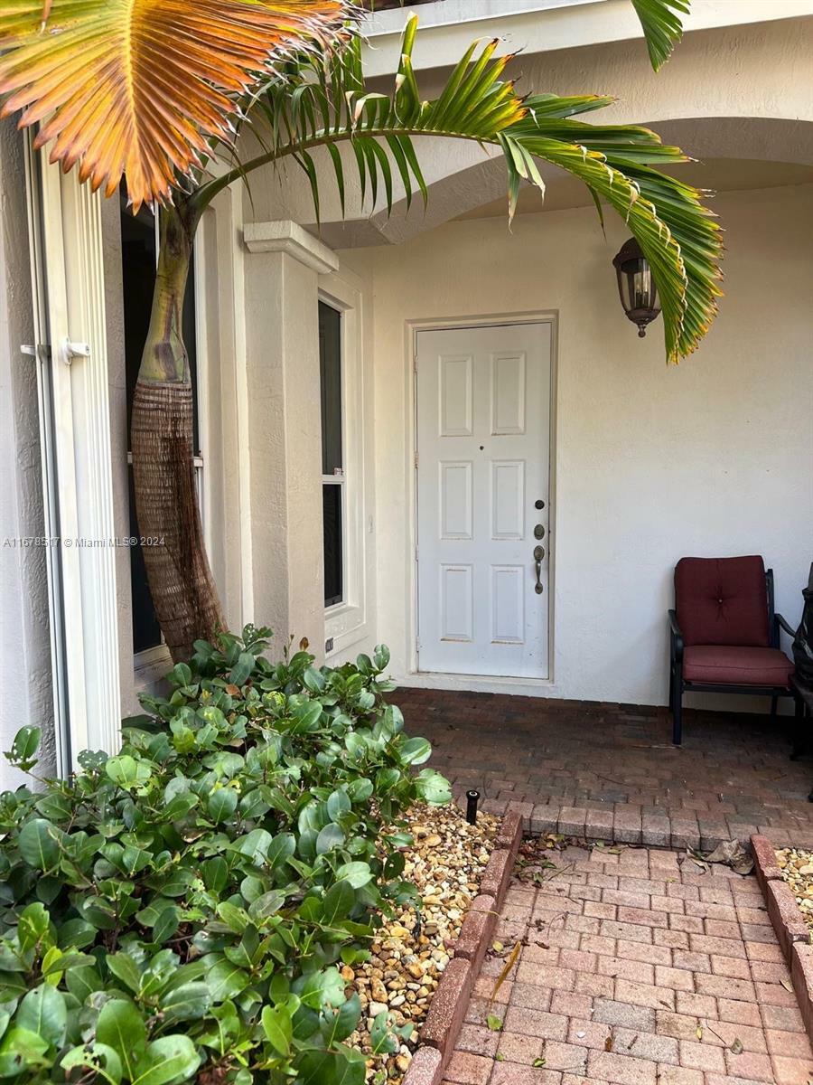 Property Photo:  1382 Harbor Vw W 1382  FL 33019 