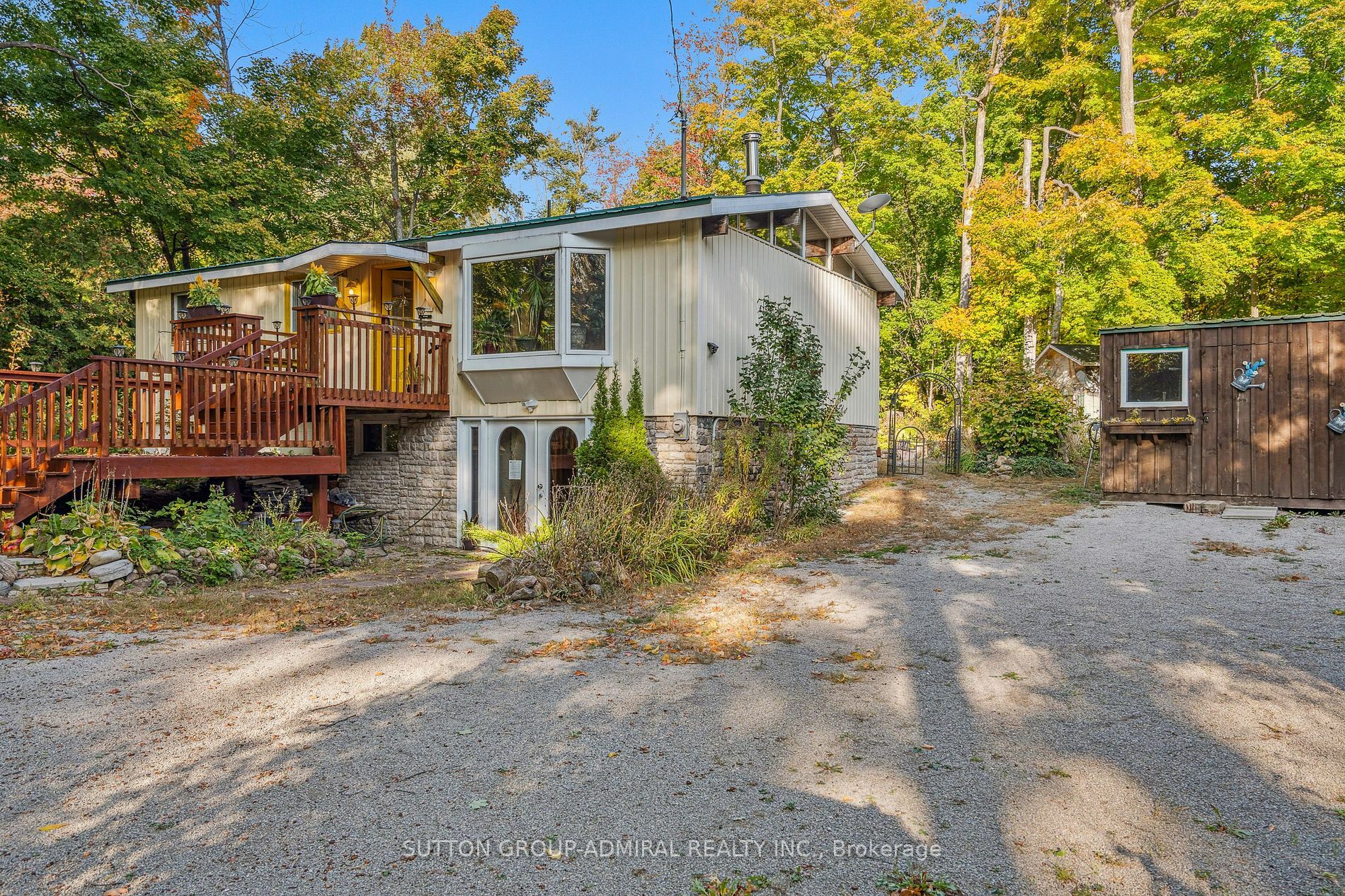 Property Photo:  19 Duquette Crt  ON L9M 0H3 