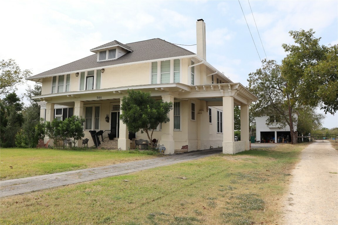 Property Photo:  701 Sloan Street  TX 76574 