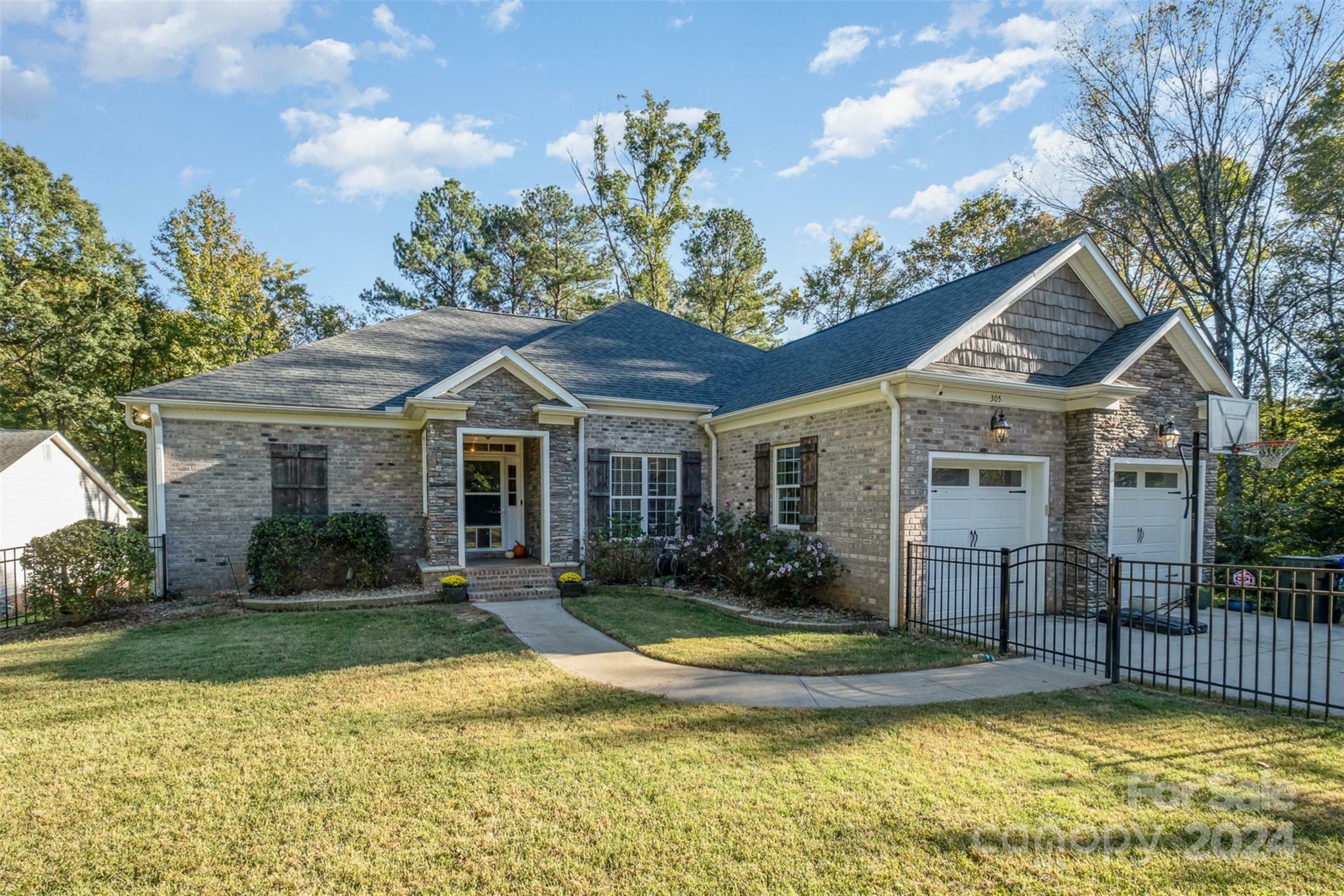 305 Hillcrest Drive  Huntersville NC 28078 photo