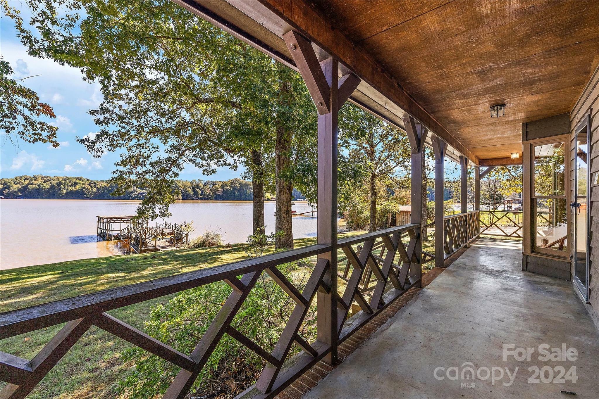 Property Photo:  856 Davis Cove Road  NC 28681 